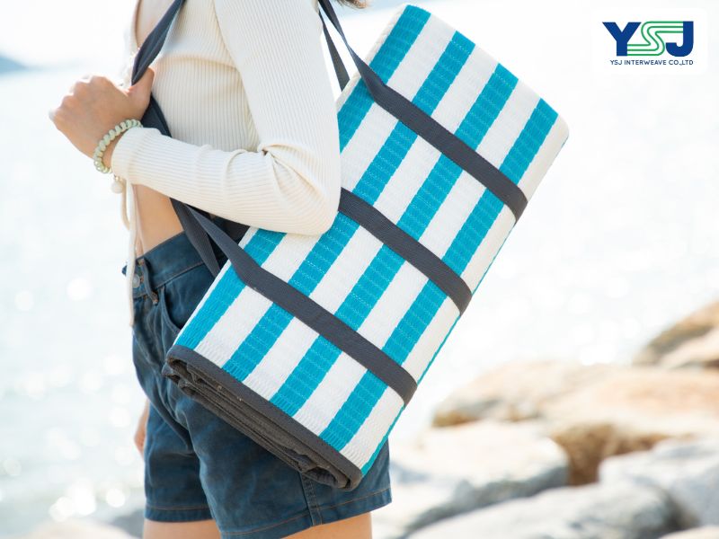 เสื่อปิกนิกพลาสติก